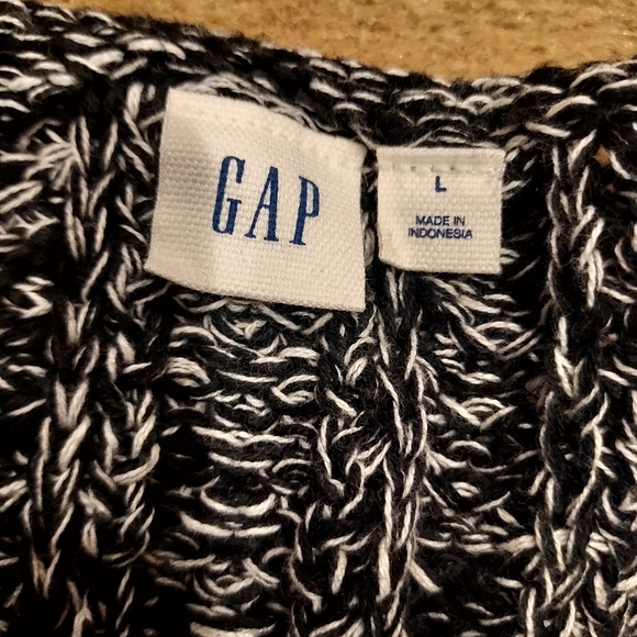 GAP Oversized Sweater, size L - Picture 3 of 5